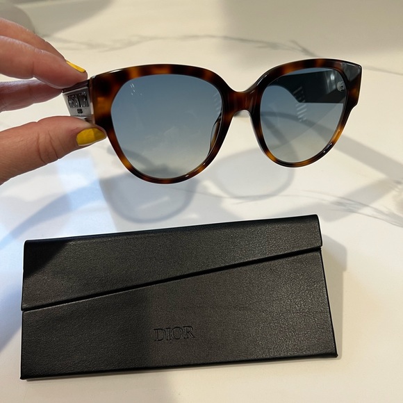 CHRISTIAN DIOR ID2 TURTLE TORTOISE BLACK AUTHENTIC SUNGLASSES 08684 OVERSIZED - Picture 1 of 12